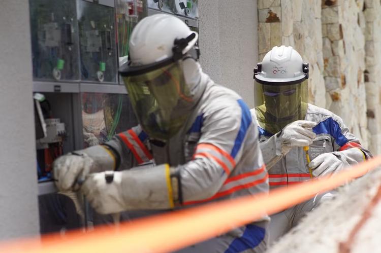Fiscalização descobre que padaria furtava energia há 5 anos; dono foi preso