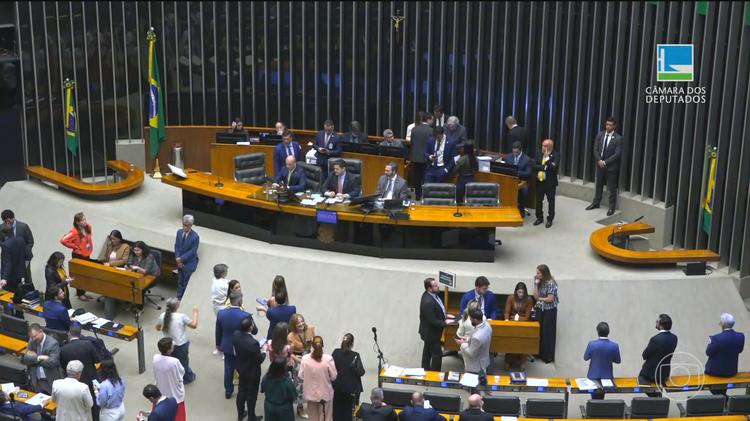 Congresso afrouxa regras sobre repasse de verbas a estados e municípios durante período eleitoral