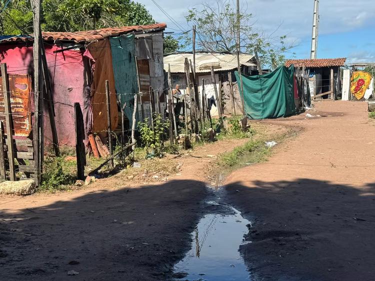 Surto de 'bicho-de-pé' atinge cerca de 100 crianças na Zona Norte de Natal