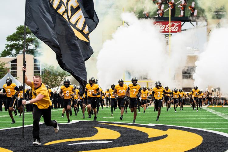 Southern Miss strikes 10-year, $13.7M agreement with Renasant Bank to rename football stadium
