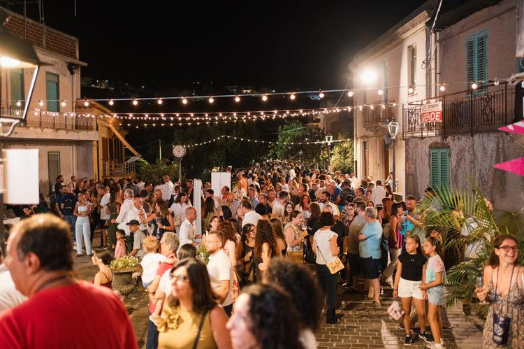 Rometta, domenica 2 agosto la sesta edizione di “Wine Not?” Il Borgo Sant’Andrea accoglierà cantine e degustazioni