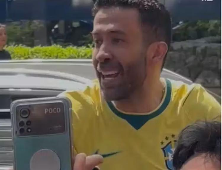 André Janones recebe alta após arritmia cardíaca