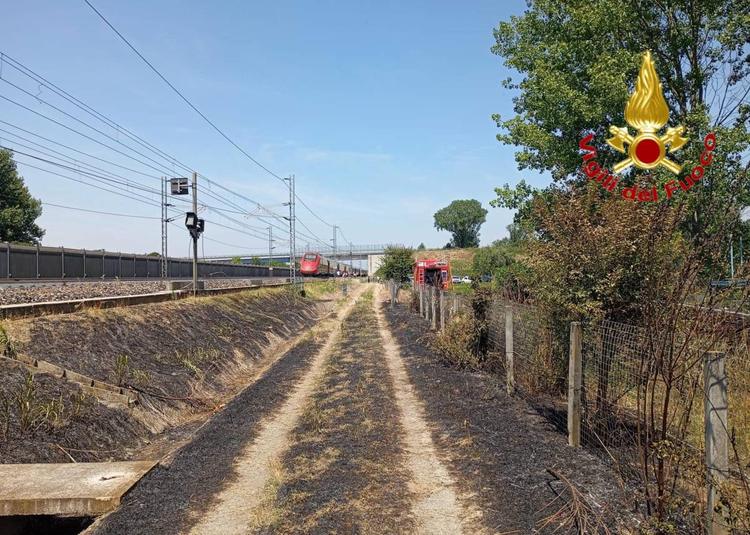 Guasto sull’alta velocità, treni in tilt: ritardi fino a quasi cinque ore. Salvini irritato per i disservizi