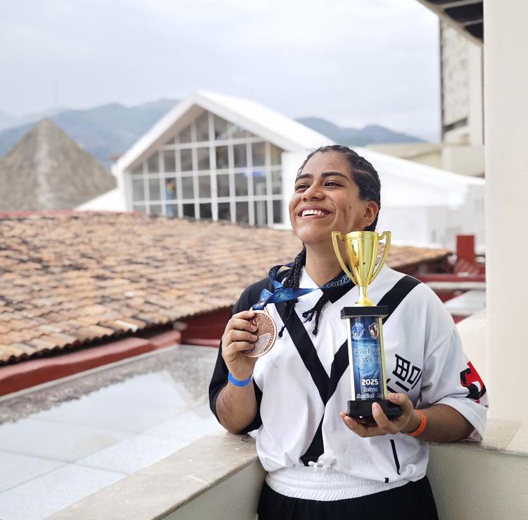 Michelle Bonilla clasifica al Mundial de Kickboxing Berlín 2026