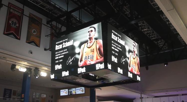Oscar Schmidt é homenageado no maior parque temático da NBA na América Latina