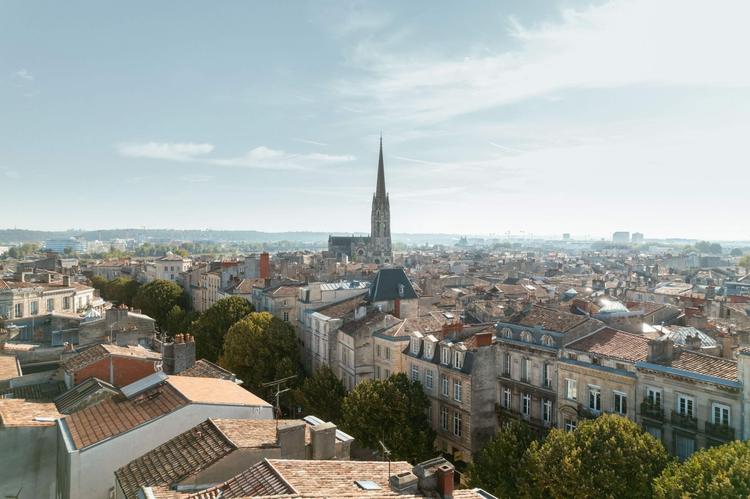Météo Bordeaux semaine du 17 au 23 Août : chaleur, averses et rafraîchissement