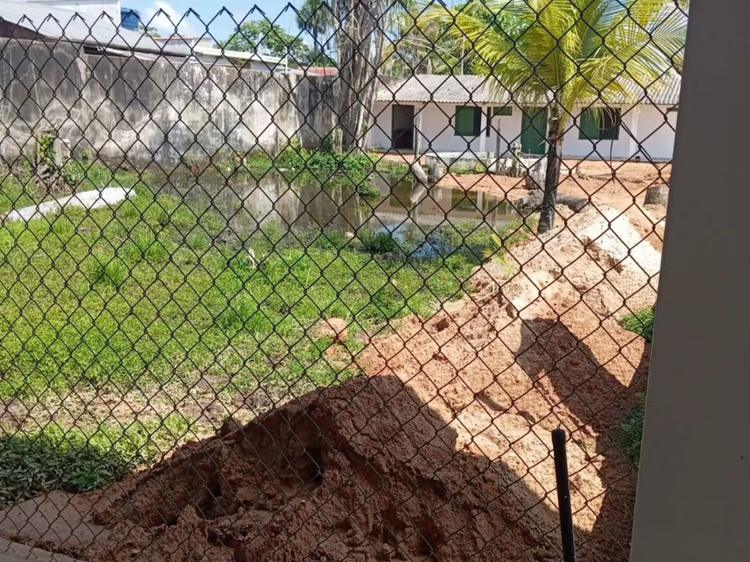 'Achava normal', diz enfermeiro flagrado trabalhando como pedreiro em obra de unidade de saúde no AC