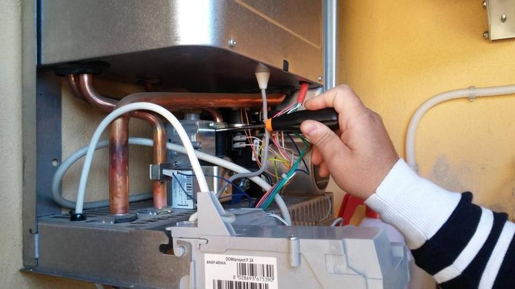 Occhio alla truffa del finto tecnico della caldaia: sottratti 30mila euro