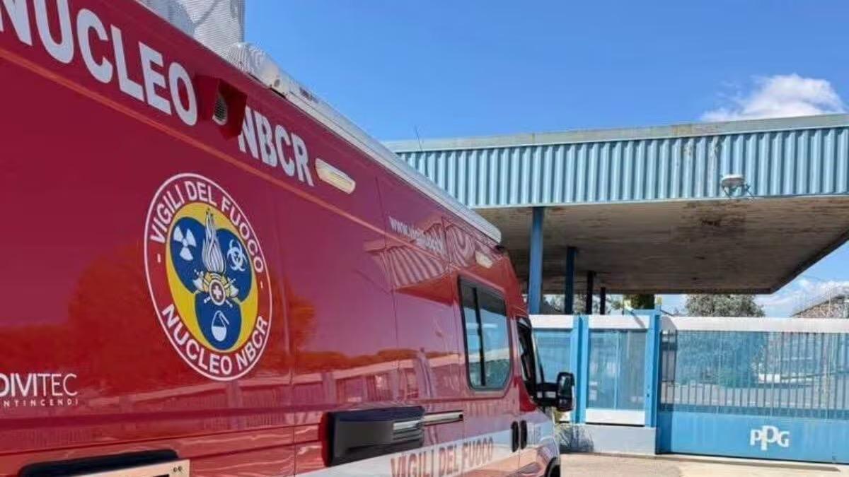 Caivano, fuga di inquinanti da ditta vernici e odori nauseabondi: “Nessuna segnalazione sanitaria”