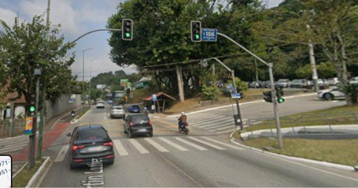 Balneário Camboriú investe R$ 500 mil em semáforos com IA e testa nova tecnologia para pedestres