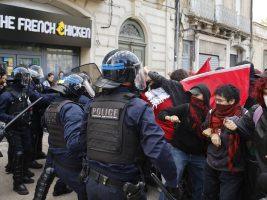 Francia, esplode la rabbia degli studenti. Pastorale giovanile: “È il grido di una gioventù in sofferenza che chiede di essere ascoltata”