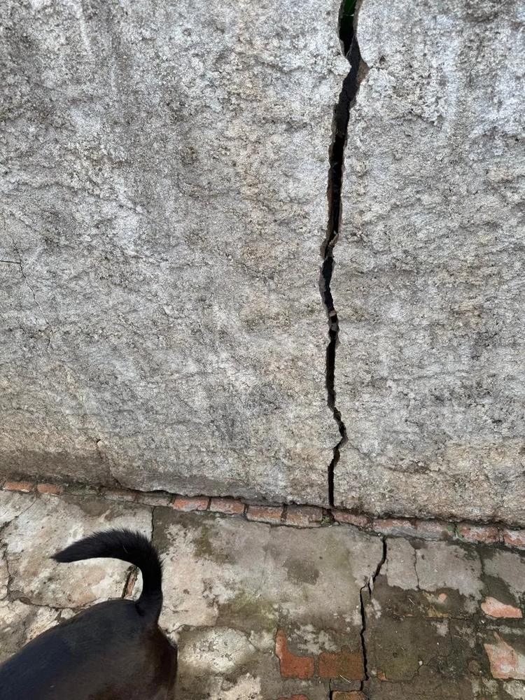 Rachaduras de 4,5 centímetros: moradores do Unileste denunciam danos em imóveis após obras do Semae e Mirante em Piracicaba