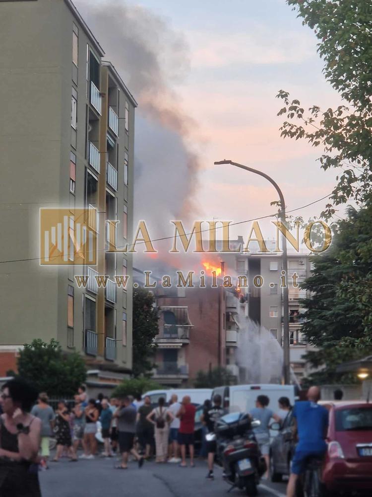 Incendio a Brugherio, medico di 66 anni muore dopo essersi lanciato dal quarto piano per sfuggire alle fiamme