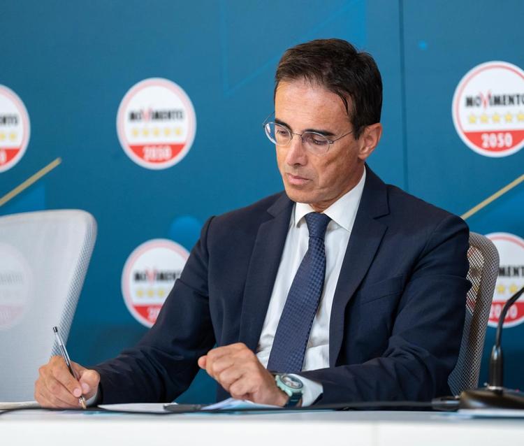 Aeroporto Grottaglie, Turco sfida il Governo: “Approvi voli di linea”