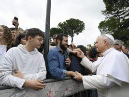 Papa alla Sapienza: le voci degli studenti. “Le parole di speranza di Leone XIV sono per noi fonte di incoraggiamento”