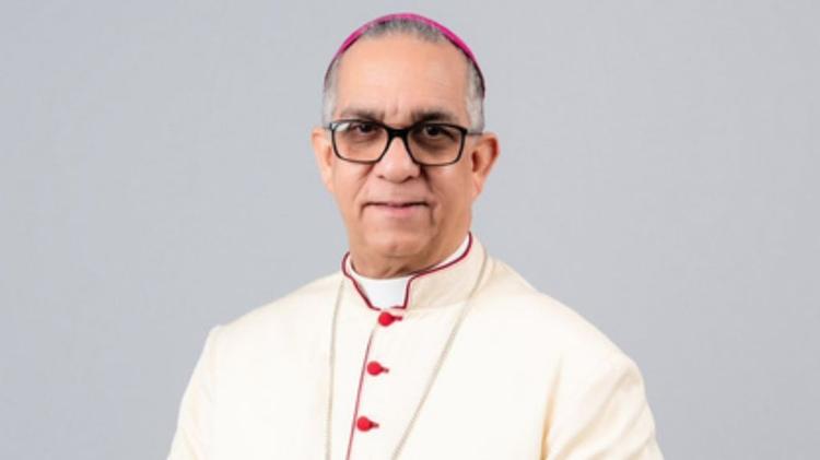 Arzobispo de Santiago llama a atender salud mental ante violencia intrafamiliar