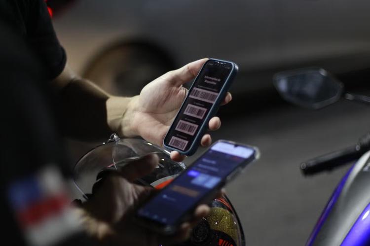 RecuperaFone divulga lista com 1,5 mil nomes para devolução de celulares no AM; saiba como conferir