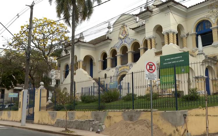 Diretora que teria obrigado aluno a beber a própria urina em MG pode responder por maus-tratos, aponta MP