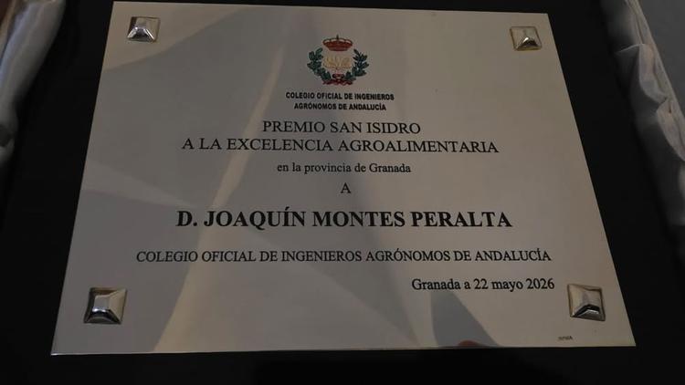 El Ayuntamiento de Almuñécar felicita a Joaquín Montes Peralta por el reconocimiento otorgado por el Colegio Oficial de...
