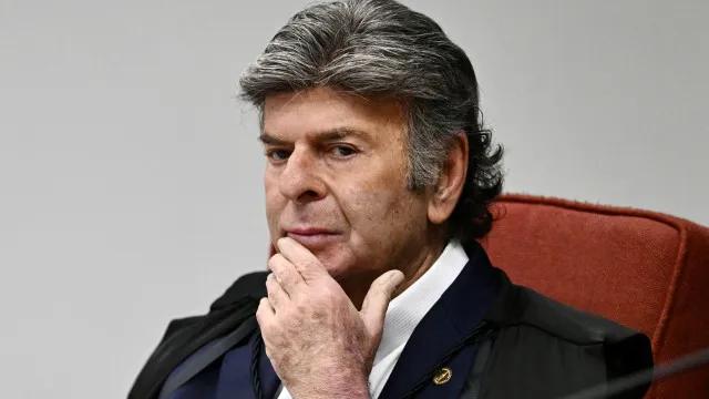 Fux acompanha Mendonça e vota para manter pai e primo de Vorcaro presos