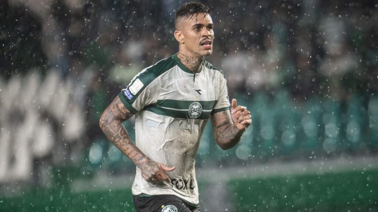 Coritiba empata com Athletico-PR em casa