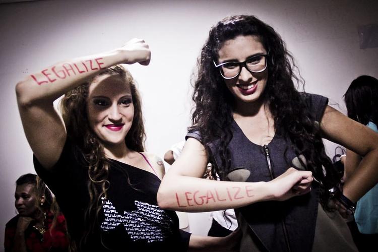 Participantes del concurso Miss Prostituta 2013 con mensajes a favor de la legalización | Midianinja / Flickr