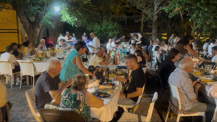 Montegrosso, “Cena sotto le stelle”: una serata d’estate in compagnia