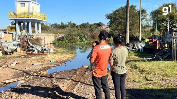 Rio Ibirapuitã transborda e mais de 100 pessoas ficam fora de casa em Alegrete, no RS