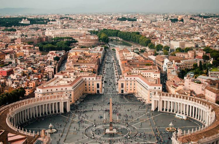 Ritorno alla tradizione. Boom di fedeli in pellegrinaggio da Parigi a Chartres