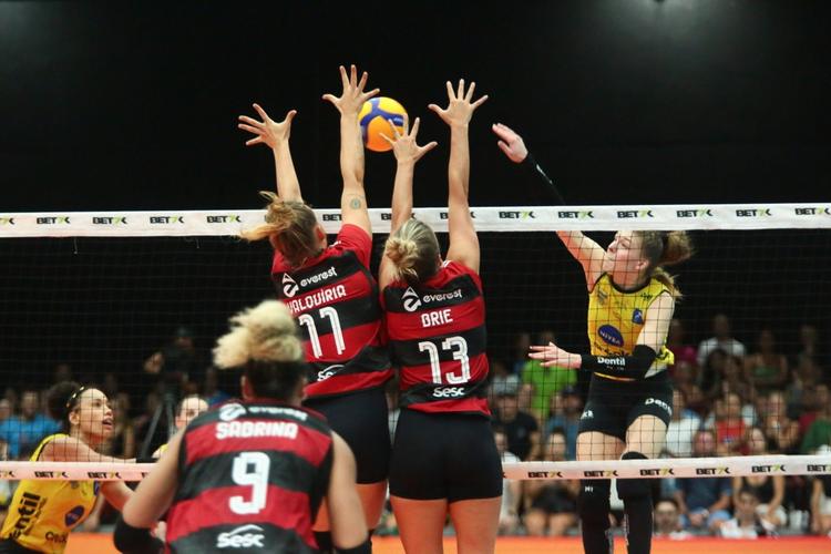 Semifinais da Superliga Feminina têm duelos repetidos e protagonistas do torneio no século