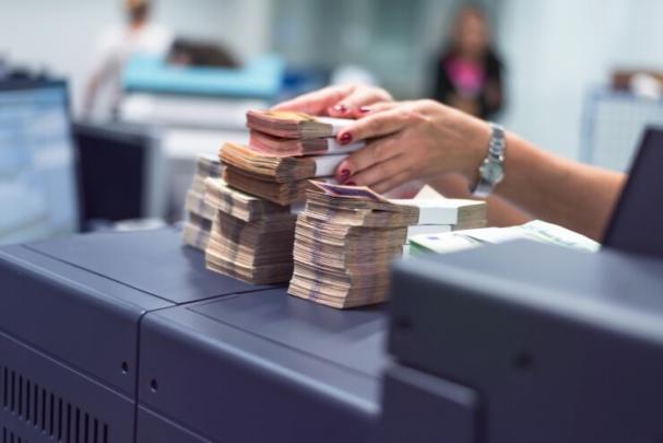 ارتفاع ودائع المغاربة بالبنوك إلى 1383,5 مليار درهم
