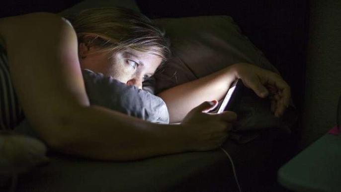 هل تعلم أن هاتفك يعرف أنك مصاب بالاكتئاب قبلك