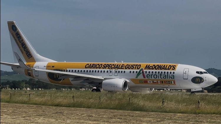McDonald’s vola con Aeroitalia sul Boeing 737-800