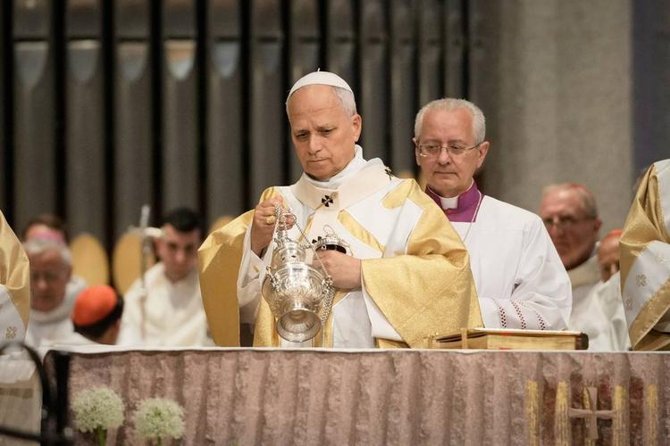 Leone XIV celebrerà i funerali di Ruini: il Papa riprende una tradizione abbandonata