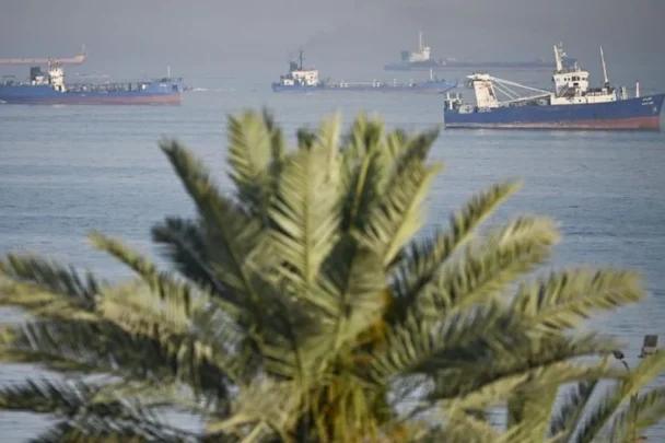 ترمب: طهران أبلغتنا بعدم فرض رسوم في مضيق هرمز
