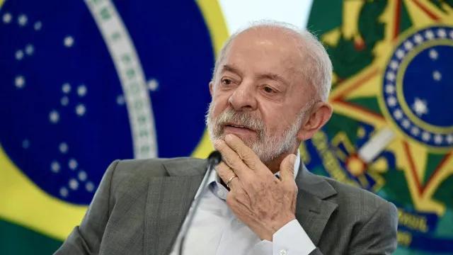 Lula aumenta proposta a Flávio Bolsonaro para quebra de sigilo bancário