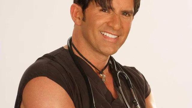 Dr. Rey declara apoio a Flávio Bolsonaro; médico já tentou ser ministro de Jair