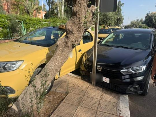 اصطدام خطير بين سيارة جماعية و”طاكسي” بمراكش