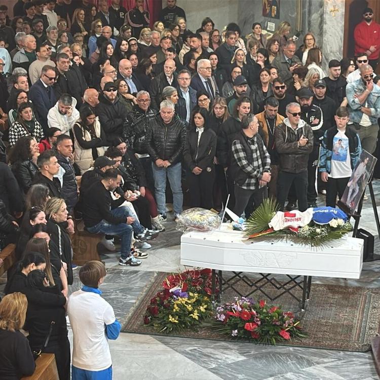 Ventenne ucciso per errore a Napoli, fermati due giovani