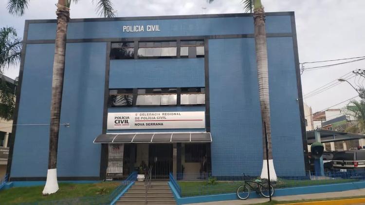 Homem agride mãe e esposa, tranca família em casa e é preso após denúncia em MG
