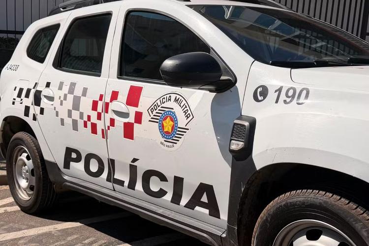 Mulher é presa após confessar ter reagido a soco e matado marido a facadas em Atibaia, diz PM