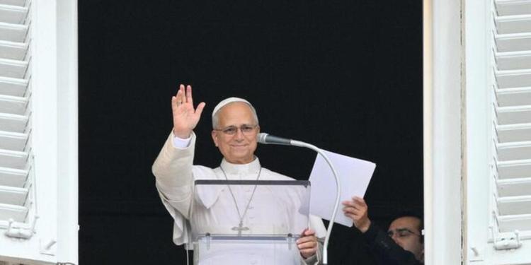 Papa Leone XIV si affaccia all'Angelus: "Gesù ci chiede di vivere senza compromessi, liberi da cattive ambizioni"