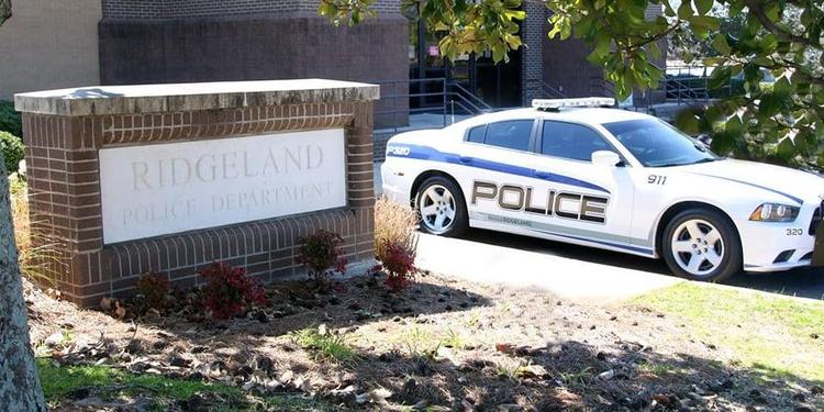 Ridgeland police officer injured in crash involving fallen tree