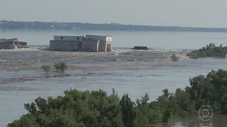 Sete pessoas estão desaparecidas após inundação causada por explosão em barragem da Ucrânia