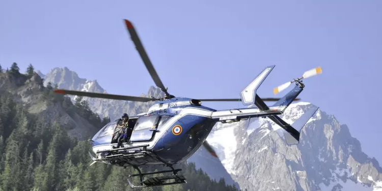 Fulmine colpisce un alpinista sul Monte Bianco, soccorsi bloccati da maltempo