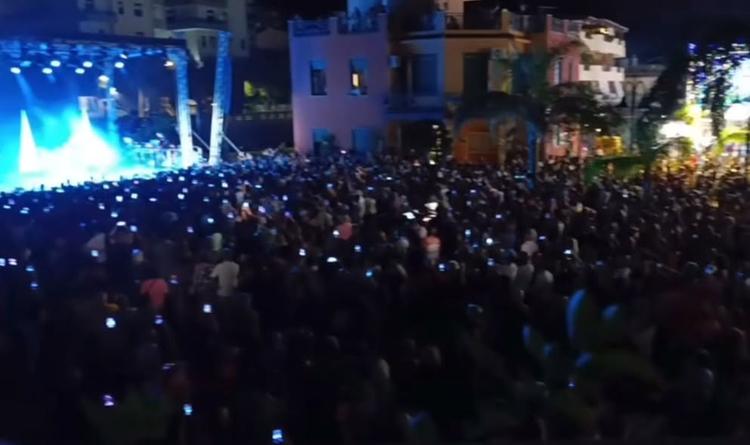 😍Una piazza gremita da migliaia di persone e un’atmosfera straordinaria hanno reso indimenticabile il concerto di Franc...
