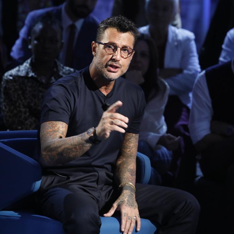 Multa a Fabrizio Corona per aver diffuso l'audio di Raoul Bova