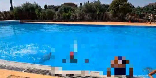 Si comunice che la Piscina comunale resterà chiusa per l'eccessiva caduta di cenere vulcanica,  seguiranno altre comunic...