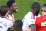 Graban lo que le gritó Vinicius a Díaz de Mera en su expulsión y que el árbitro no pudo escuchar