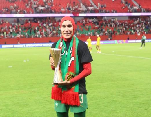 صخرة الدفاع.. من هي نهيلة بنزينة نجمة منتخب المغرب للسيدات؟